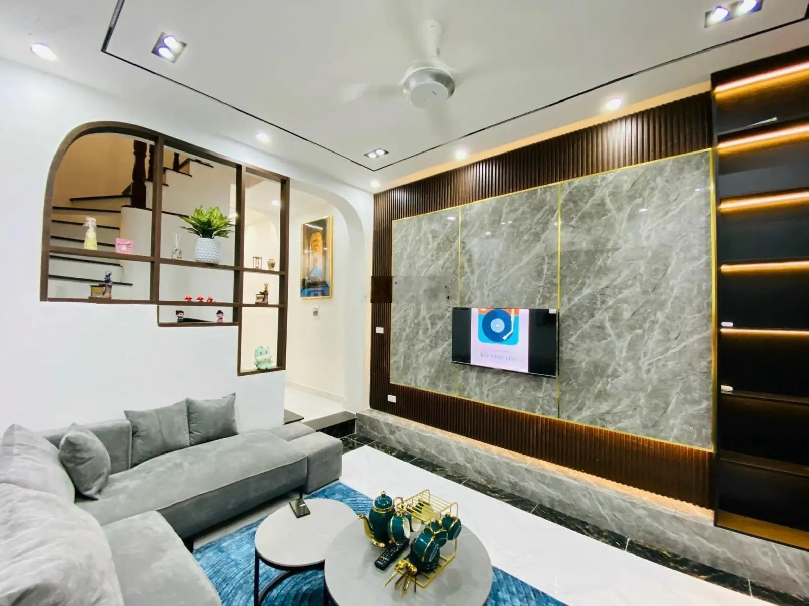 Hạ chào 200Tr !!! Nhà phố Vũ Tông Phan 37m*5T*3.9mMT - gần phố - ô tô đỗ gần - kinh doanh - hơn 6T