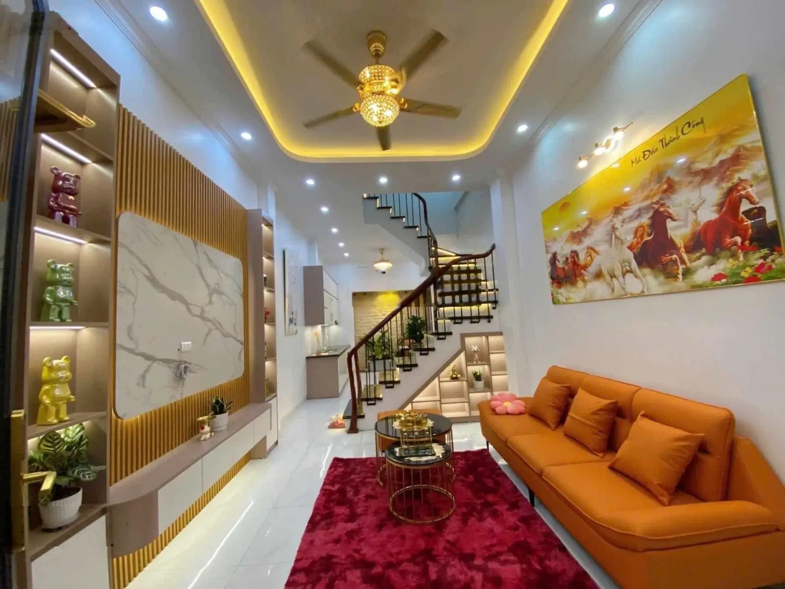 Hiếm ngõ thẳng tắp xe ba gác bán nhà Bát Khối, Long Biên 43m2 x 5 tầng nhà mới xách vali về ở luôn