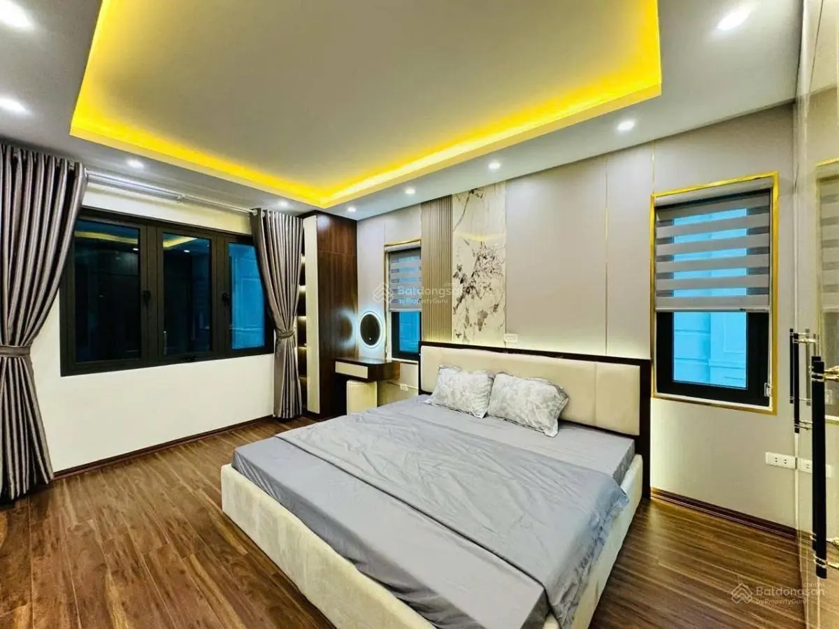 Bán nhà mới lô góc, gần phố Nguyễn Khánh Toàn, Trung Kính, Yên Hoà, 38m2x5T, MT 6m, giá 6,99 tỷ