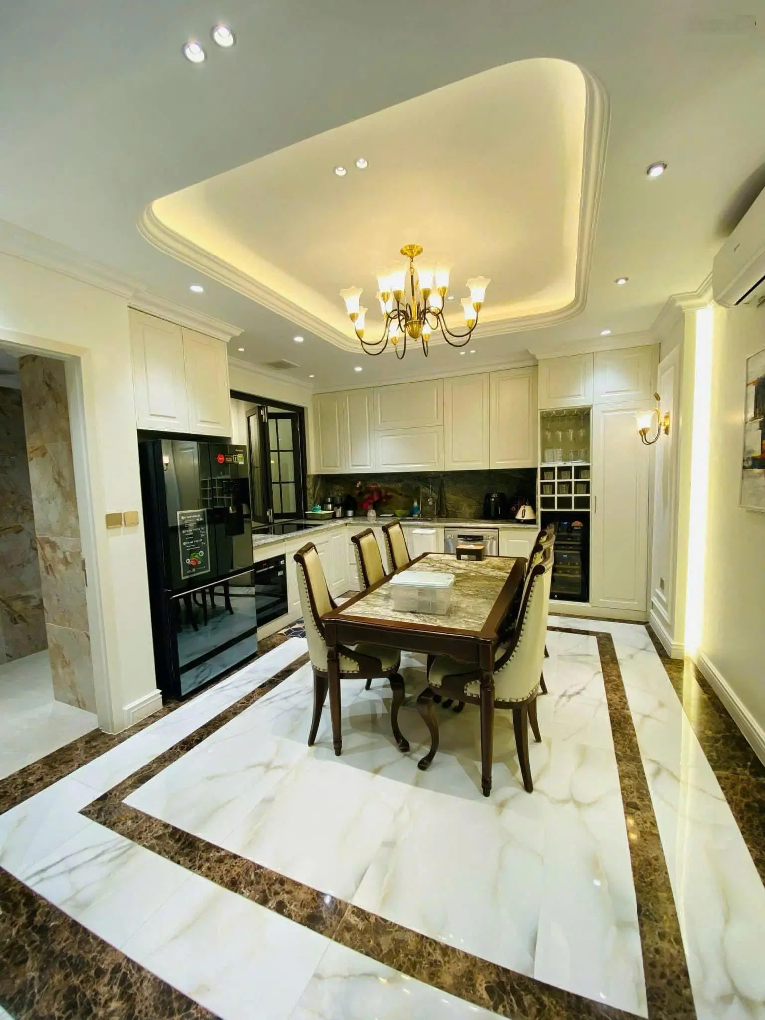 Lô Góc liền kề Vạn Phúc, thang máy, kinh doanh, ô tô tránh, vỉa hè rộng, 75m, 7 tầng, giá 20 tỷ.