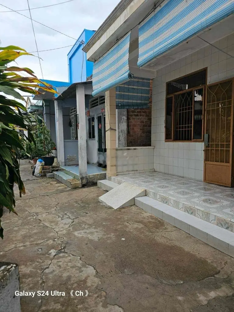bán nhà nát . trung Tâm Lái thiêu. sửa sơ ở ngon lành