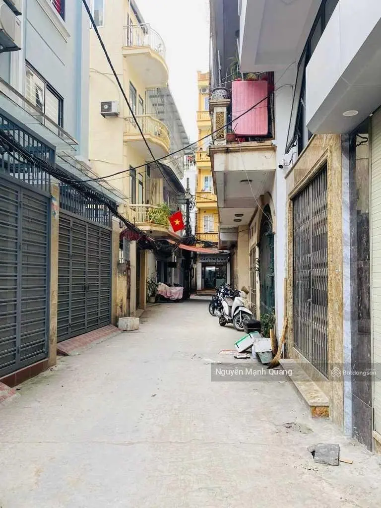 Bán nhà 5 tầng, 4 ngủ tại Đại Từ, Hoàng Mai. Diện tích 40m2