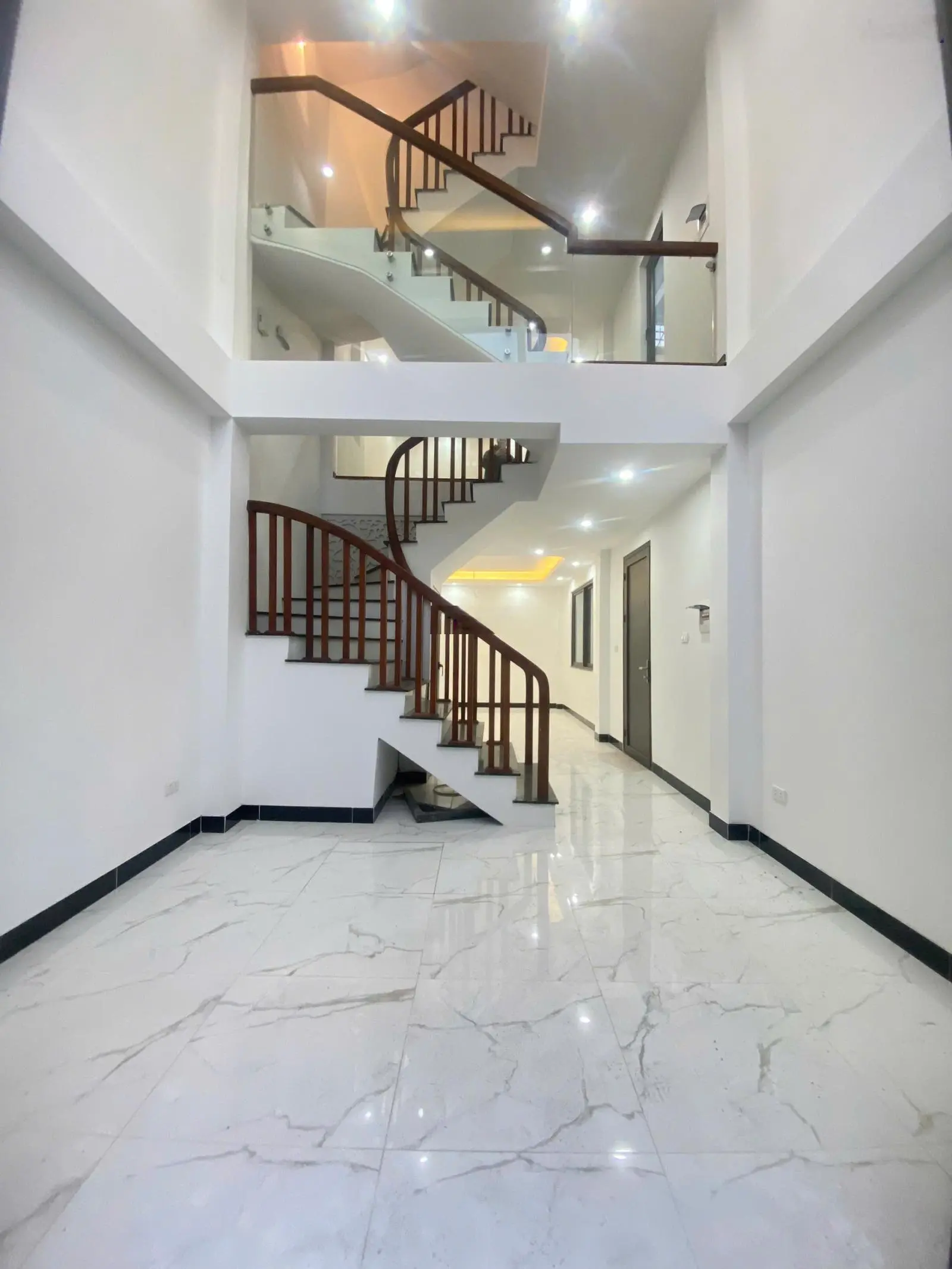 Siêu hot. Bán nhà An Thượng, ngõ 3m, lô góc xây độc lập. DT 39m2, 4 tầng. Giá 4.3 tỷ
