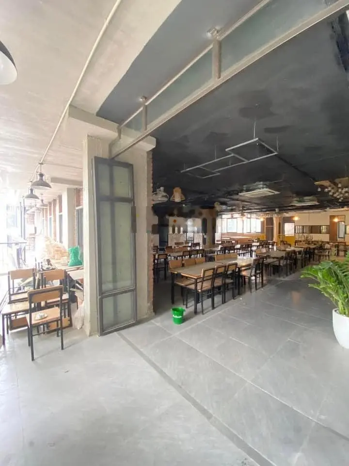 Toà nhà đa năng 3 mặt thoáng - kết hợp văn phòng - nhà hàng - showroom - sổ đỏ lâu dài