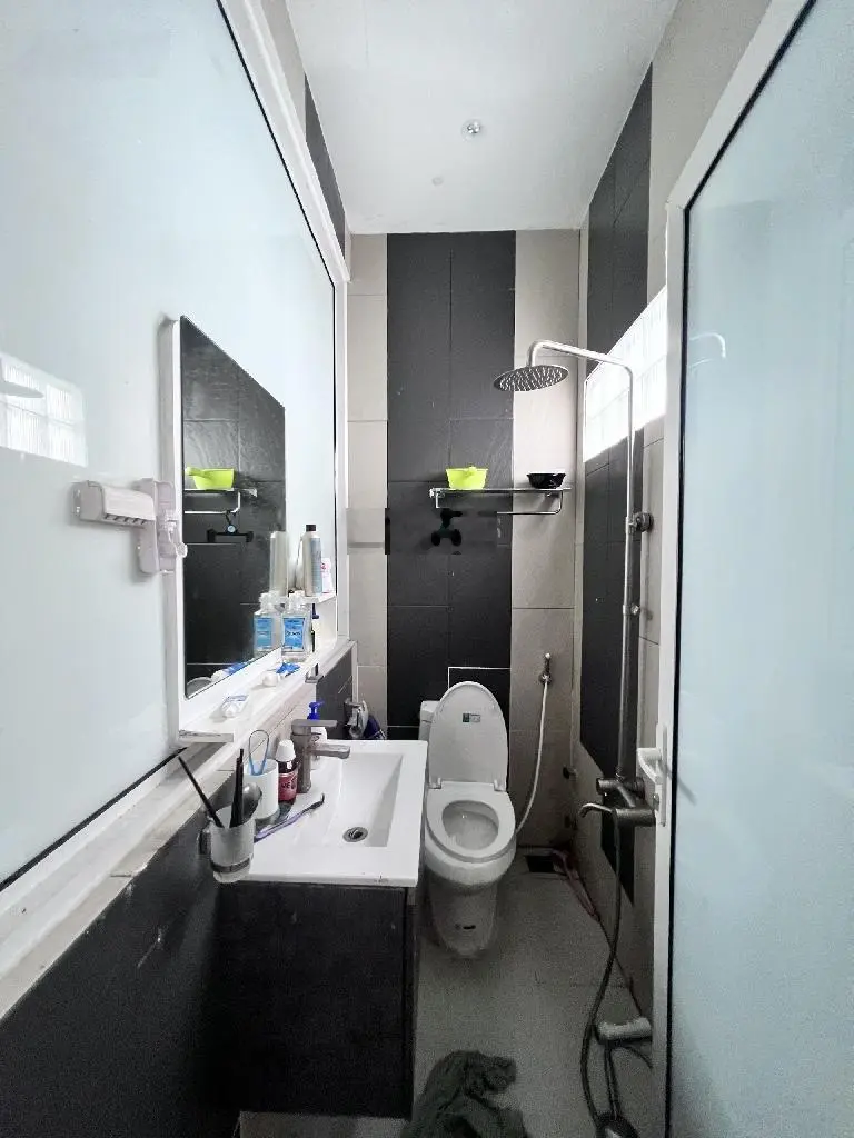 Hàng hiếm tại đường tôn thất tùng, bán nhà riêng 4 pn, 51m2, giá 13,6 tỷ vnd