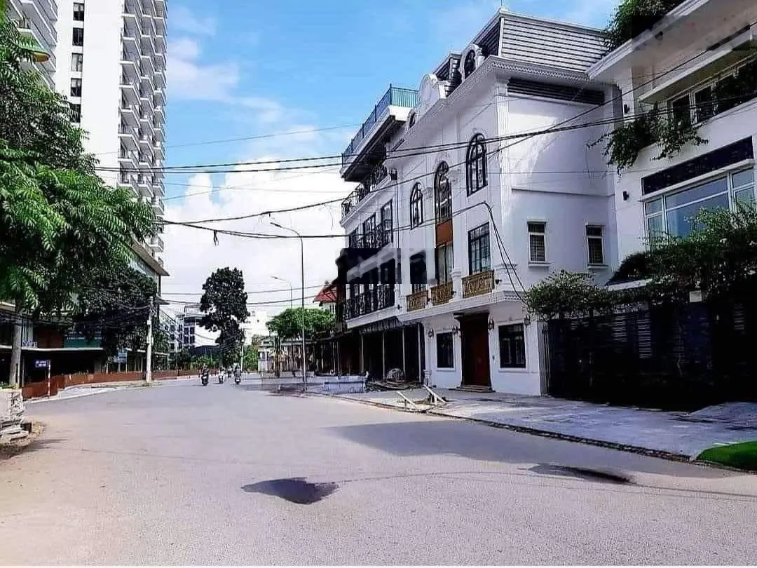 BÁN TOÀ NHÀ MẶT PHỐ XUÂN DIỆU VÍP NHẤT QUẬN TÂY HỒ 139*5T MT8m 63TỶ NHỈNH KINH DOANH-V.PHÒNG-K.SẠN