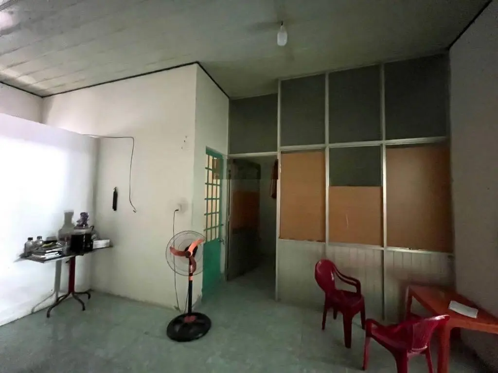 Nhà C4 DT 90m2 MT đường Đặng Văn Ngữ