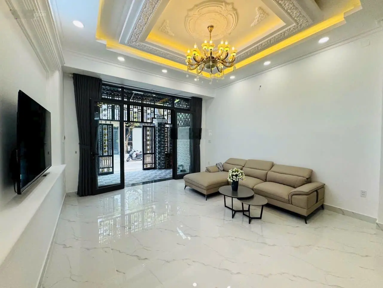 Bán nhà tân cổ điển-khu dân cư huỳnh tấn phát