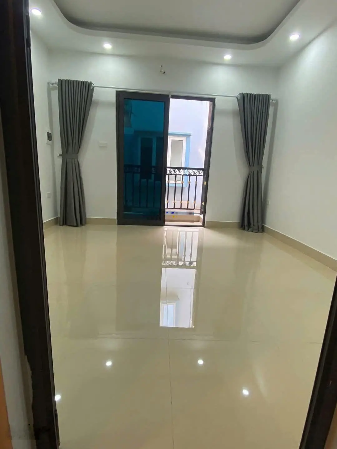Siêu hiếm! Cầu Giấy, dân xây, ngõ 3 gác, thông tứ tung, 70m ôtô tránh, gần phố, thoáng, 34m2*5T