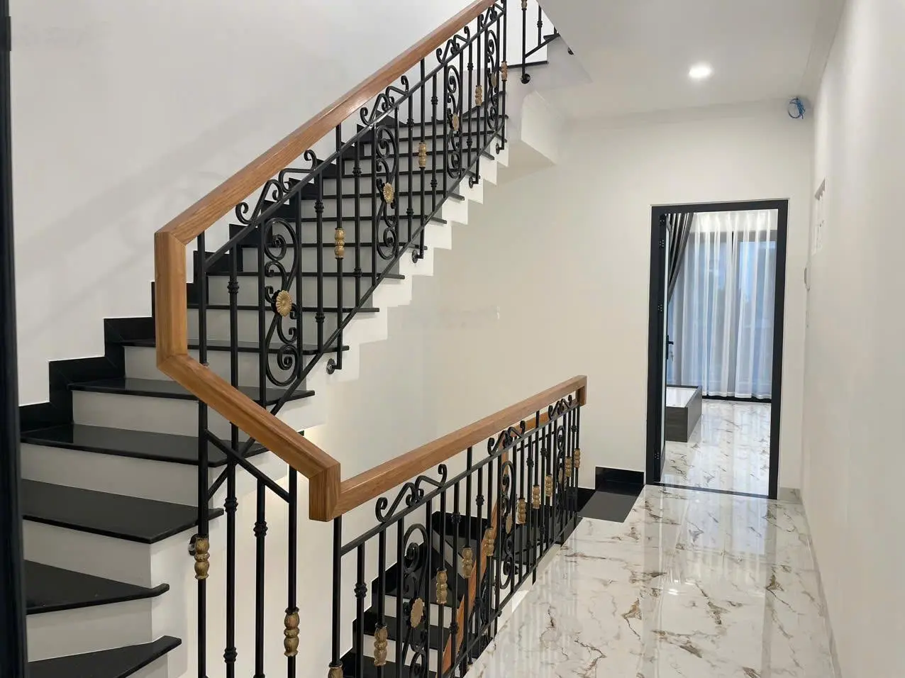 NHÀ ĐẸP ĐỐI DIỆN CÔNG VIÊN KĐT HÀ QUANG 2 NHA TRANG, NỘI THẤT CAO CẤP GIÁ 7,7 TỶ THƯƠNG LƯỢNG