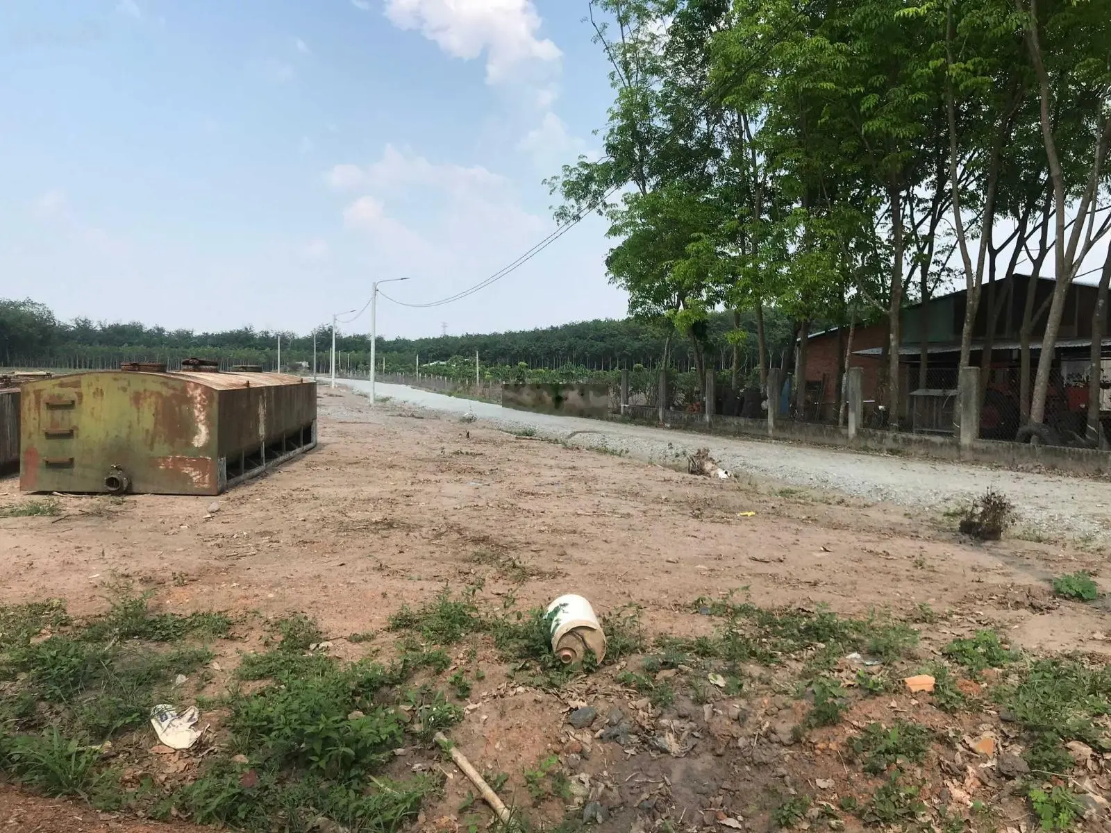 Chú tôi cần bán gấp mảnh đất gần 1tỷ2 hơn 10000m2 chính chủ công chứng liền, xe container tới đất