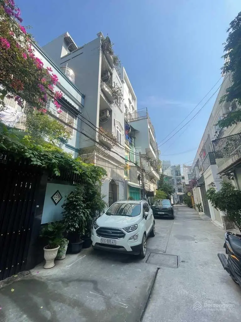 Siêu hiếm, hẻm xe tải tránh Nam Kỳ Khởi Nghĩa, ngang 8m, 4 tầng, giảm giá bán gấp
