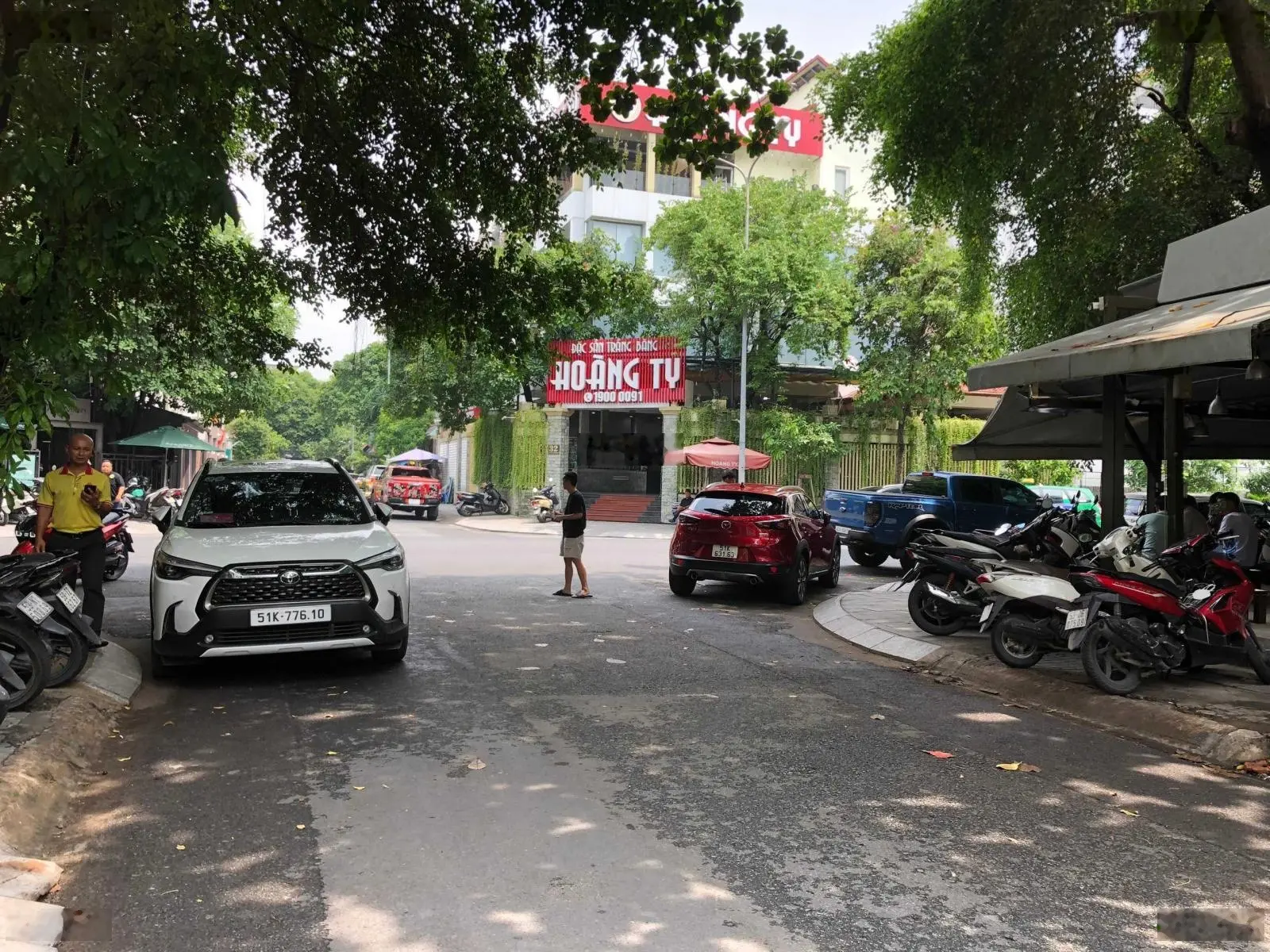 Bán nhà mặt tiền ngay khu đường Hoa - Phan Xích Long, DT 8x18m, 3 tầng mới cứng, chỉ 35,5 tỷ TL