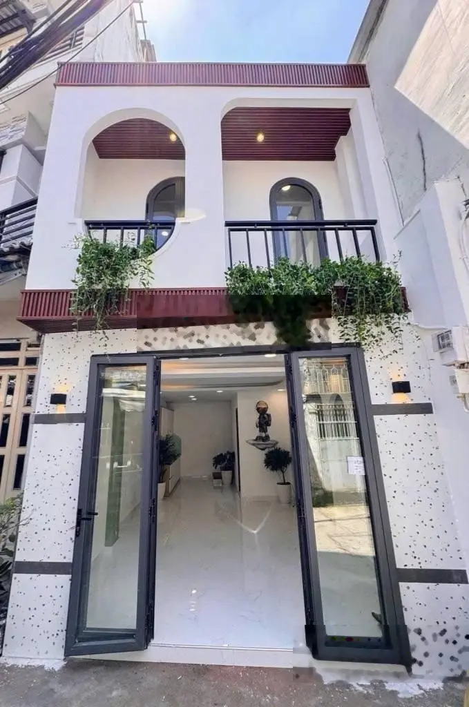 Gấp! bán nhà riêng 32m2 chỉ 3 tỷ tại đường d5, bình thạnh, 2pn, 2pt, có shr
