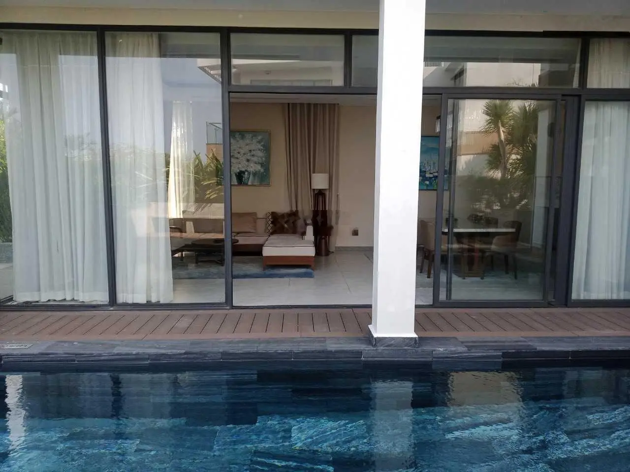 Cơ hội sở hữu biệt thự độc nhất nằm cạnh sân golf view biển Bãi Dài DT 374,2m2 sổ hồng lâu dài