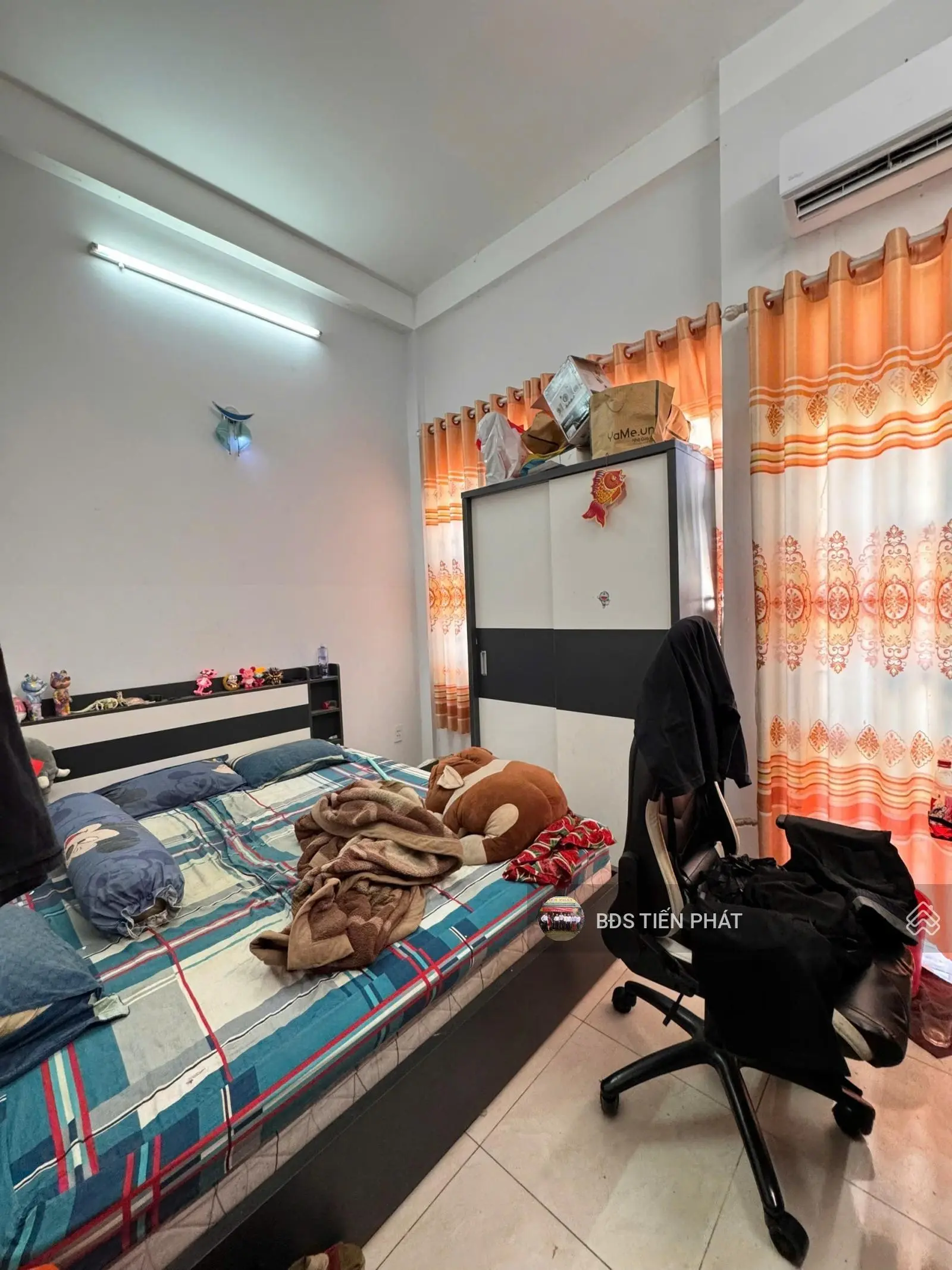 Nhà bán hẻm 1/ đường Đất Mới, DT: 4m x 12m. Kết cấu: trệt, 2 lầu, 4 PN. Nhà đẹp, Giá: 4.45 tỷ.