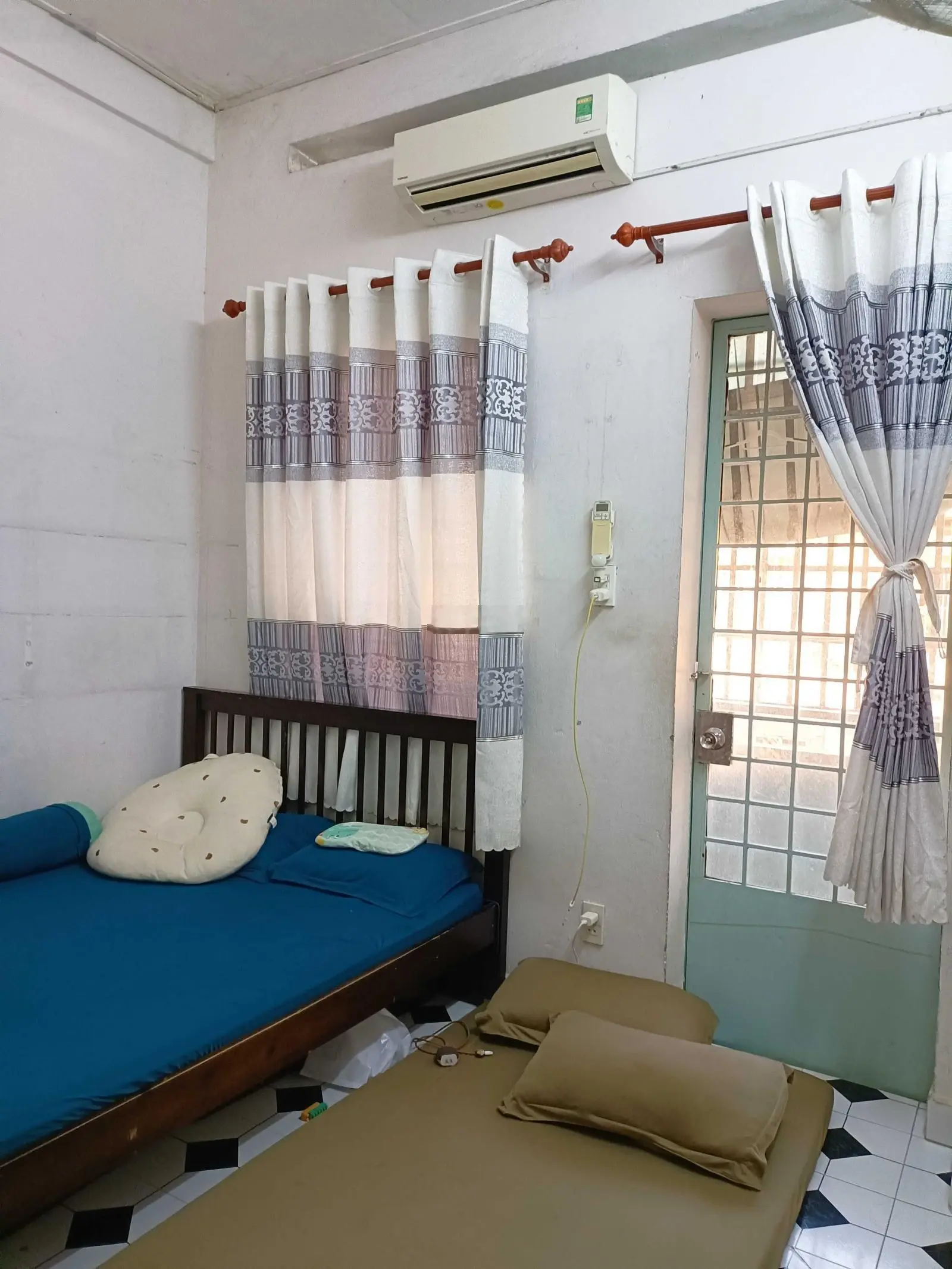 Cần bán căn hộ chung cư Hà Kiều Lô D, lầu 1 căn góc 2 mặt DT 50 m2, có 2 phòng ngủ View góc