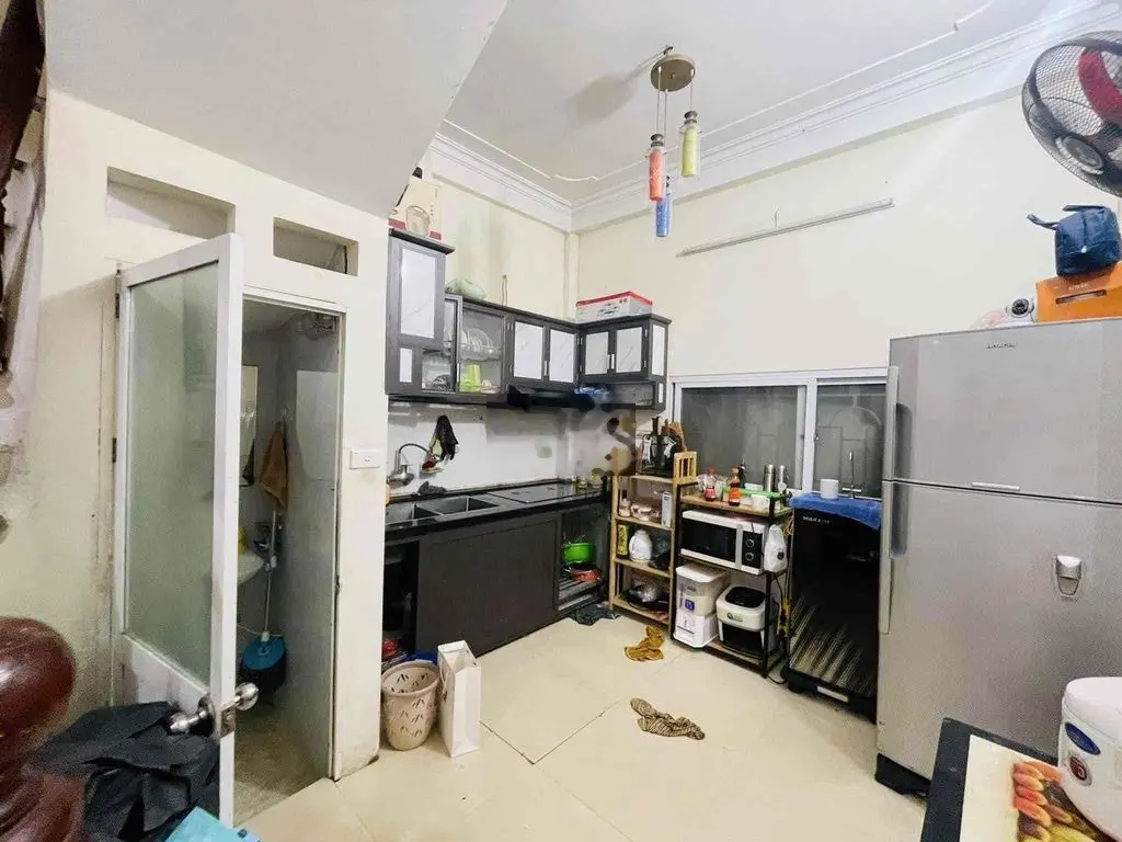 Bán nhà phố Hoàng Ngân! Nhà đẹp gần phố, tặng full nội thất, ngõ 2,5m.