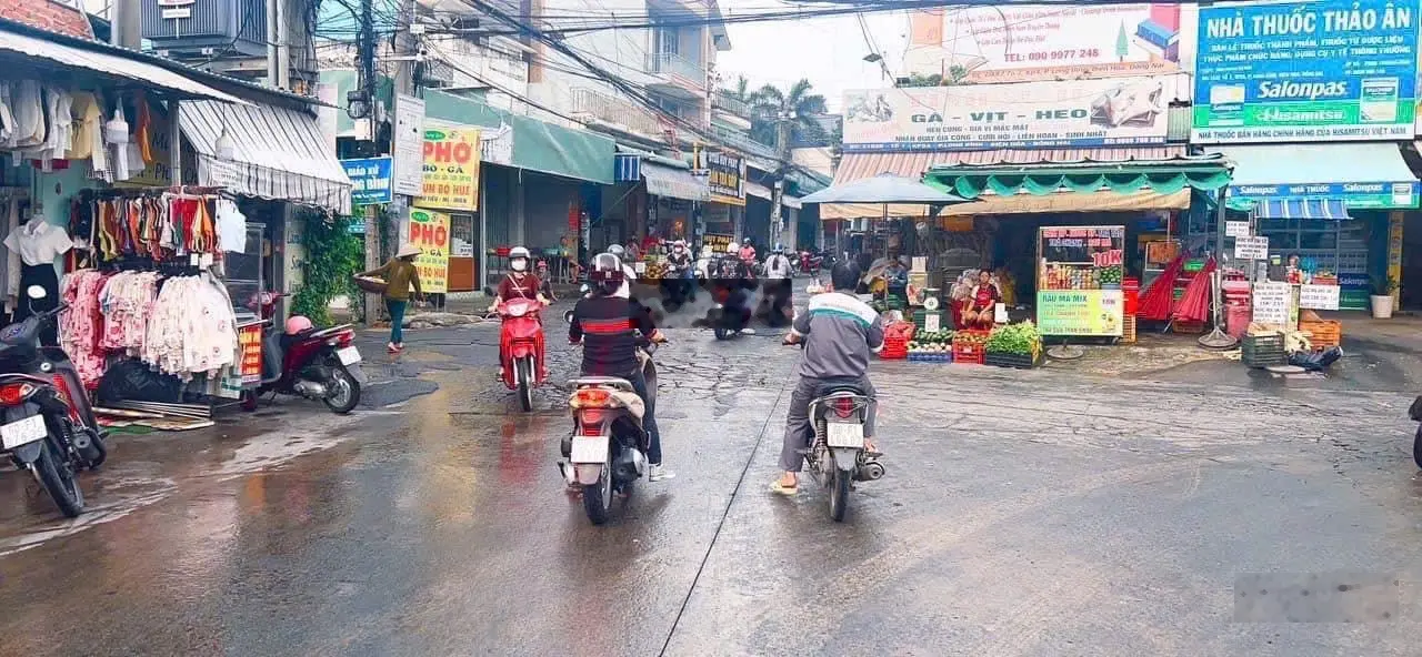 Giảm 300tr bán nhà mặt tiền Hoàng Bá Bích