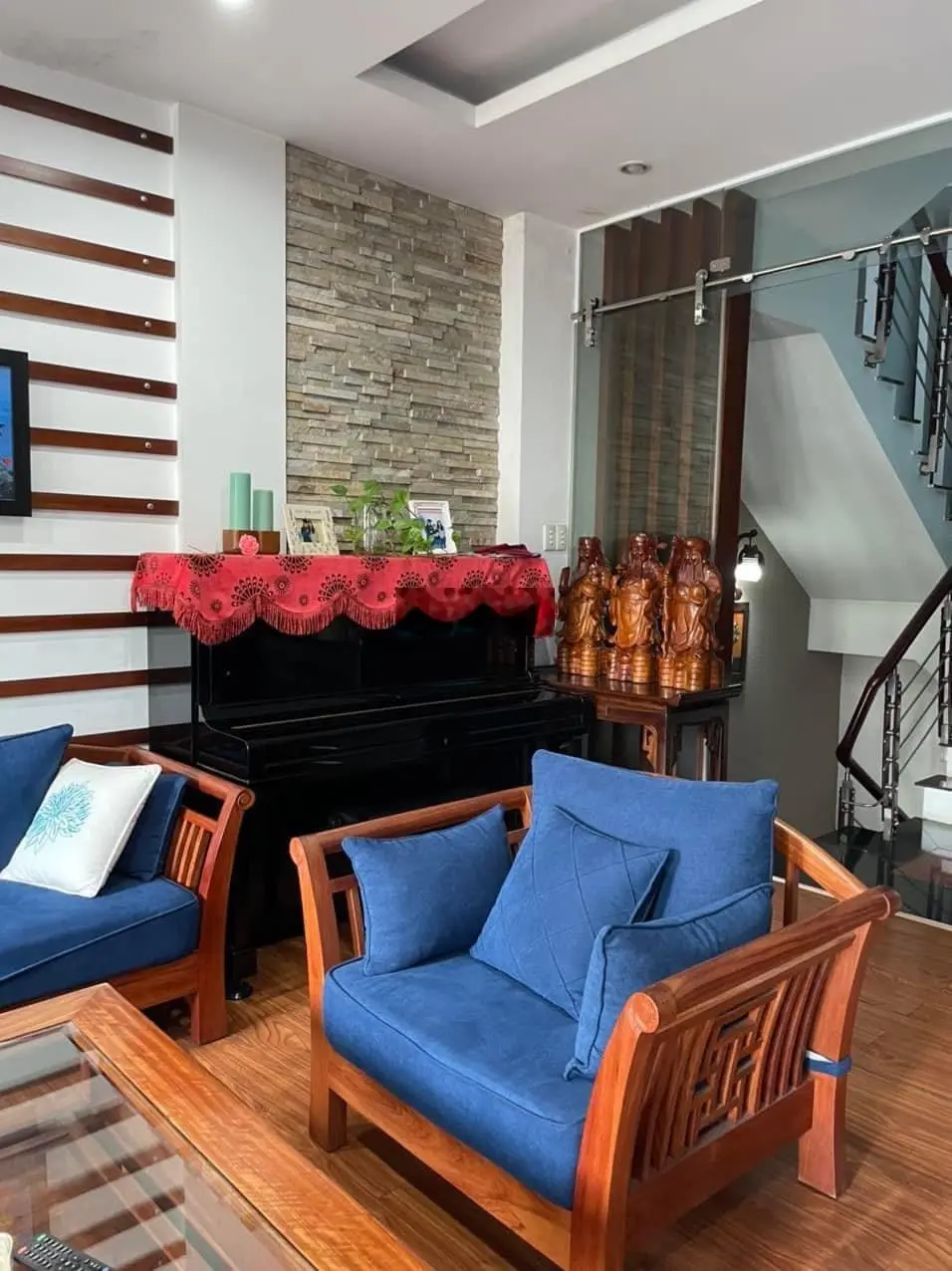 Khu sân bay 4,5 x 20m 1 hầm 5 tầng - ô chờ thang máy (không lộ giới)