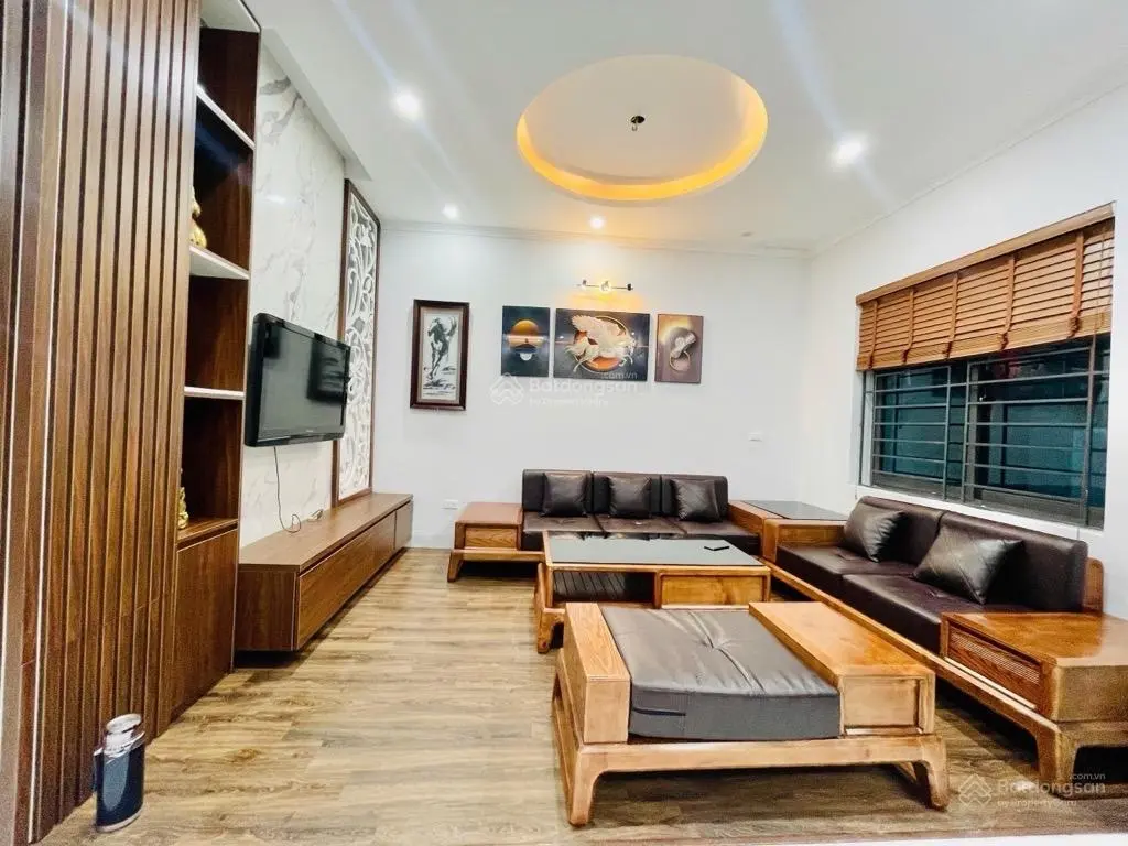 Siêu phẩm Bồ Đề 2 thoáng trước sau - nhà dân xây - full nội thất - gần công viên - trường học