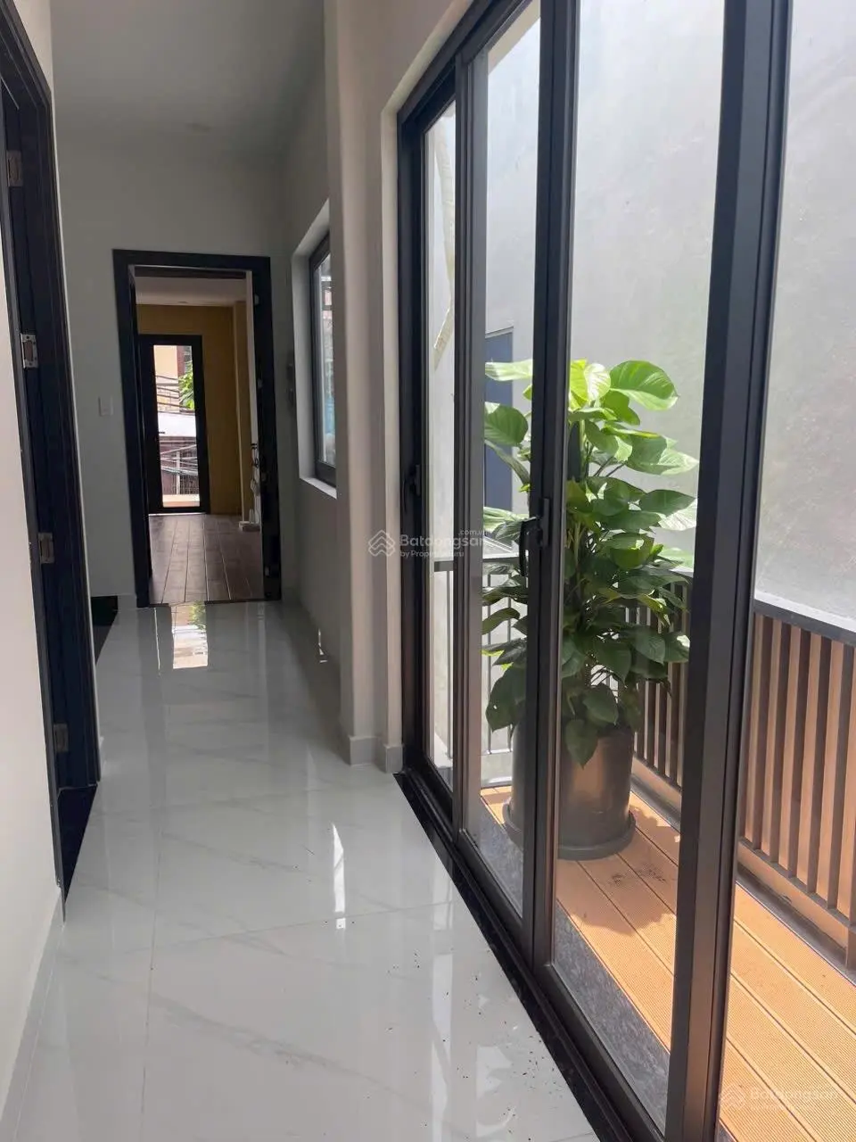 MT hẻm 12m Lê Văn Lương 5x20m 3 tầng full NT hiện đại 11tỷ4