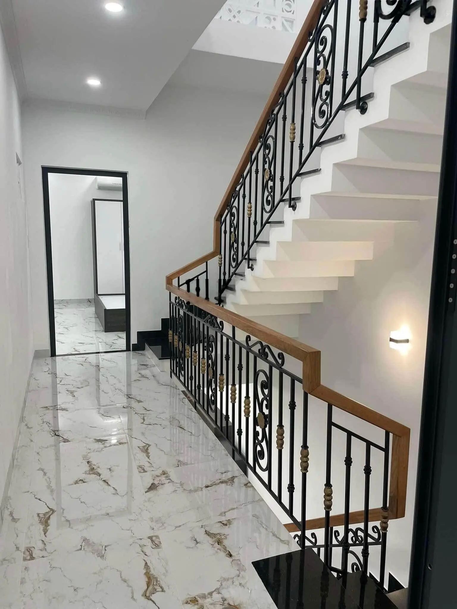 Cần bán nhà đẹp đối diện công viên khu đô thị Lê Hồng Phong 2, Đầy đủ nội thấy chỉ 7tỷ5