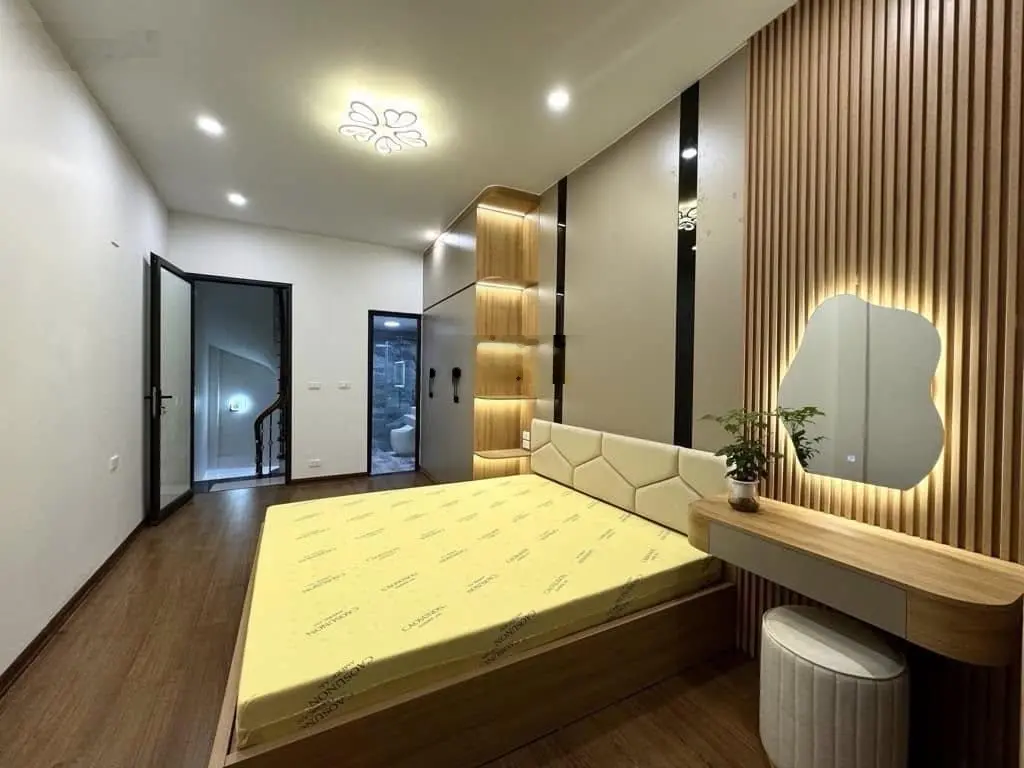 Bán nhà 34m² Đặng Tiến Đông 4 tầng nở hậu gần phố Trung Liệt, Đống Đa chỉ 7.8 tỷ!