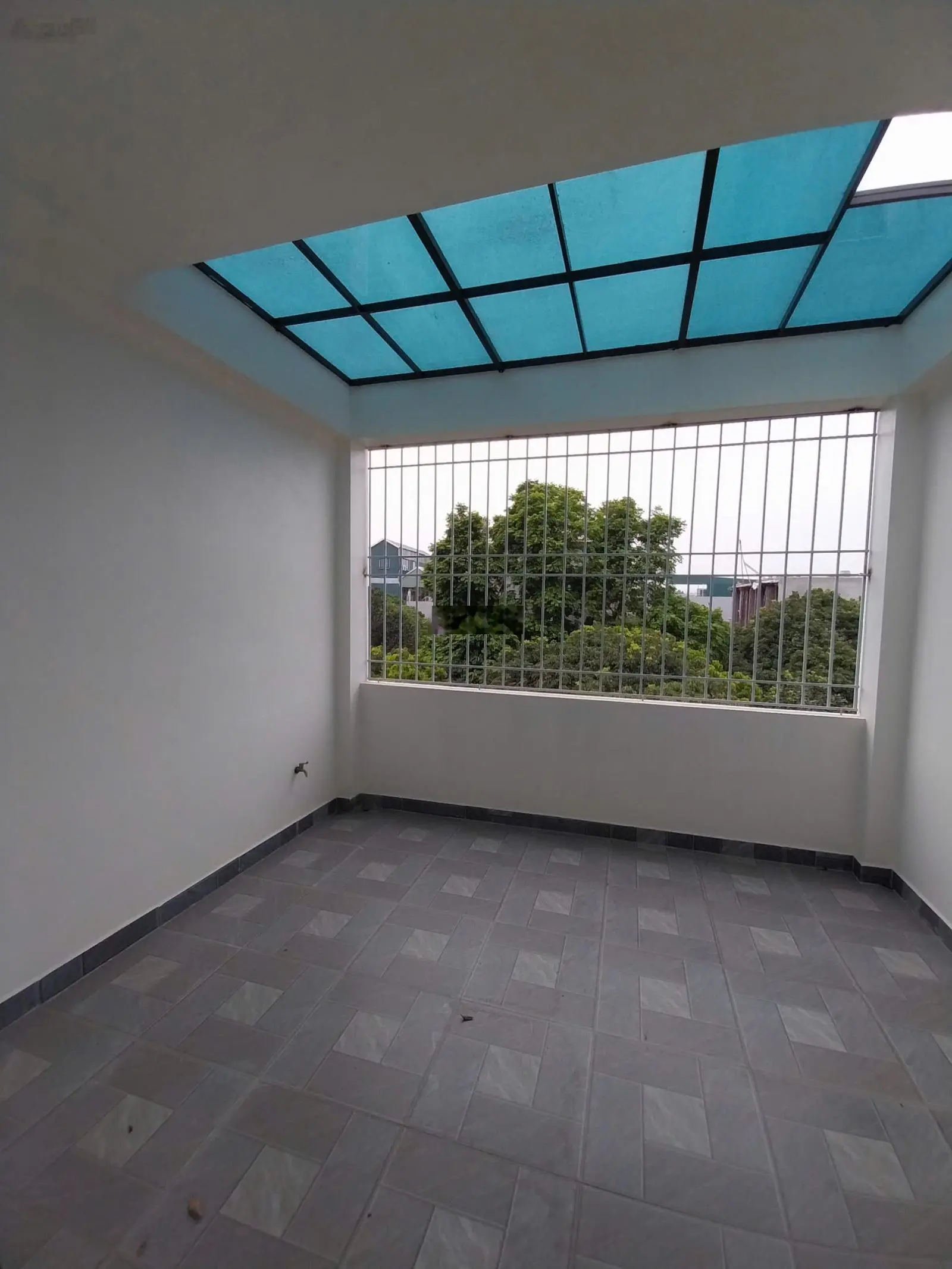 Nhà đẹp 3T*40m2 có thể cho thuêcó sân riêng ôtô lùi tận cửa Sát đại học TDTT cách TT Hà Đông 3,5km