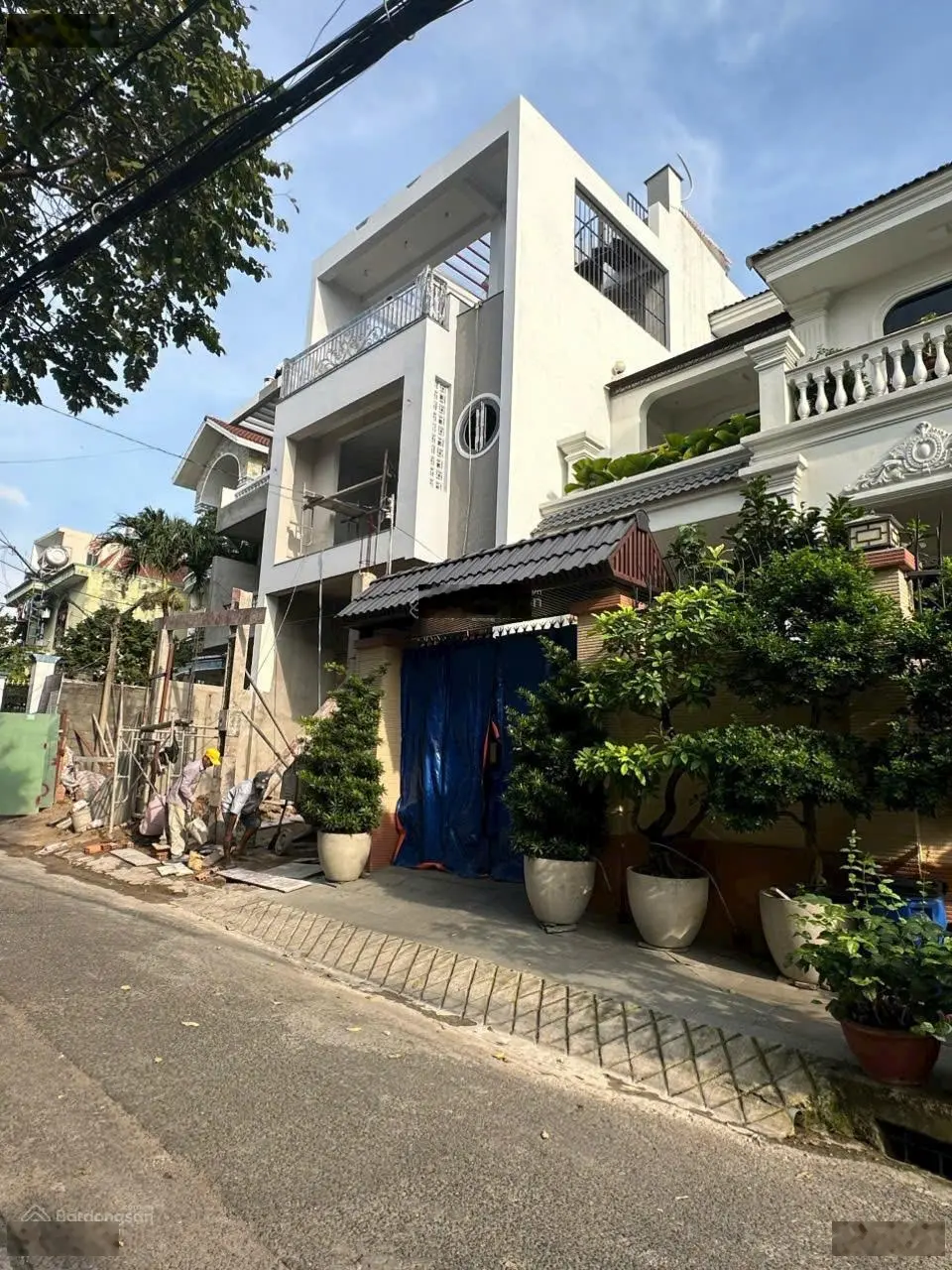 Bán nhà 2 mặt hẻm đường Hồ Văn Tư, P.Trường Thọ, Thủ Đức. Hẻm xe hơi. Nhà 3 tầng, 4PN, 3WC. 6.8 tỷ