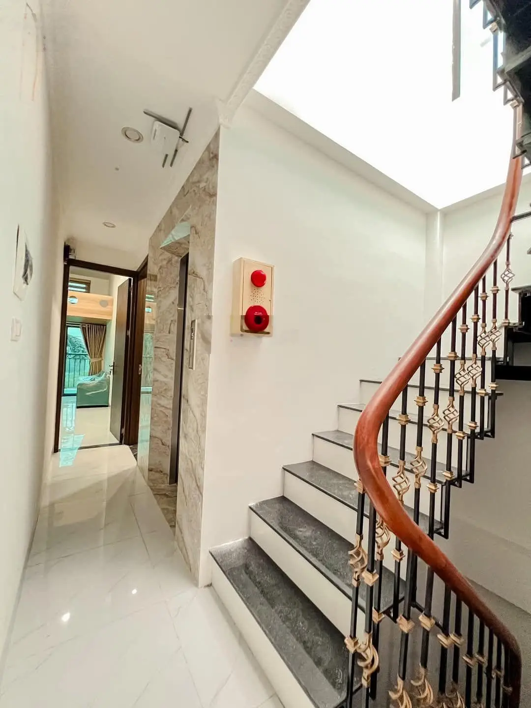 Tòa nhà dòng tiền thang máy view Timecity 6 tầng * 12 phòng full đồ * nhỉnh 13 tỷ