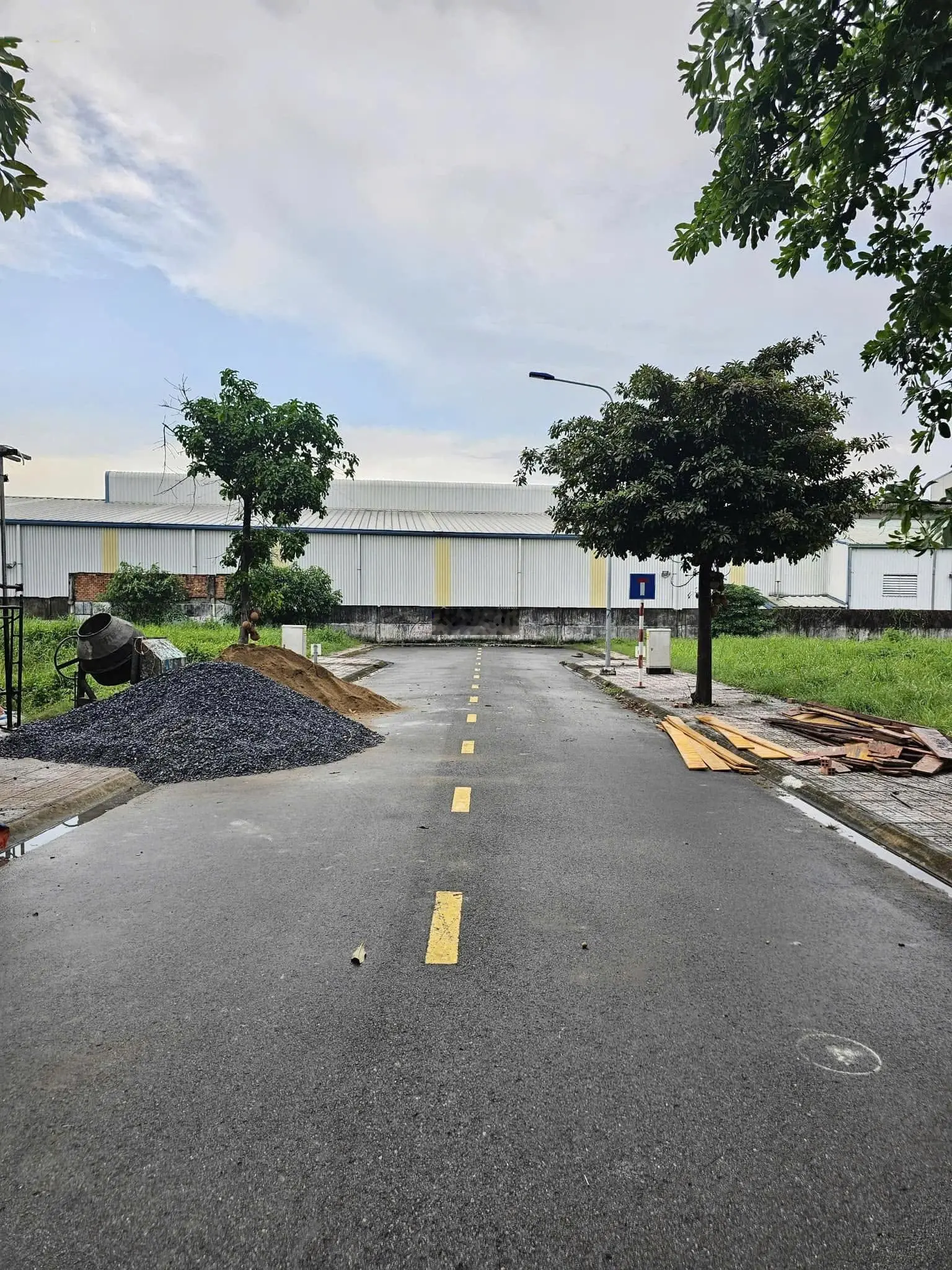 Cần bán đất Định Hòa Thủ Dầu Một giá 650 triệu/76m2. SHR, Sang tên ngay. Gía công nhân. 0768 234 ***