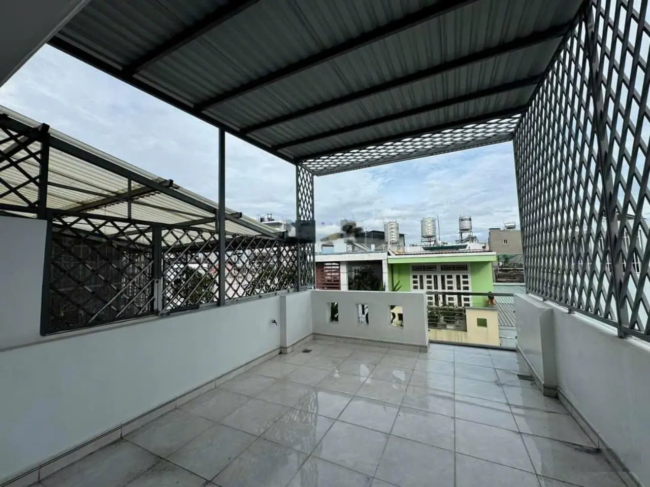 Định cư bán gấp căn nhà đường Nguyễn Phúc Chu, P. 15, Quận Tân Bình. Hẻm lớn 6m ô tô