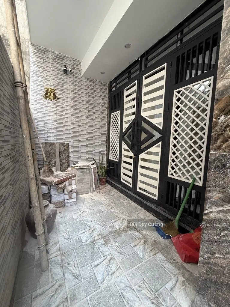 Bán Minh Khai mới kinhkoong diện tích rộng 64m, 5 tầng, giá 8,5 tỷ, thang máy, full nội thất.