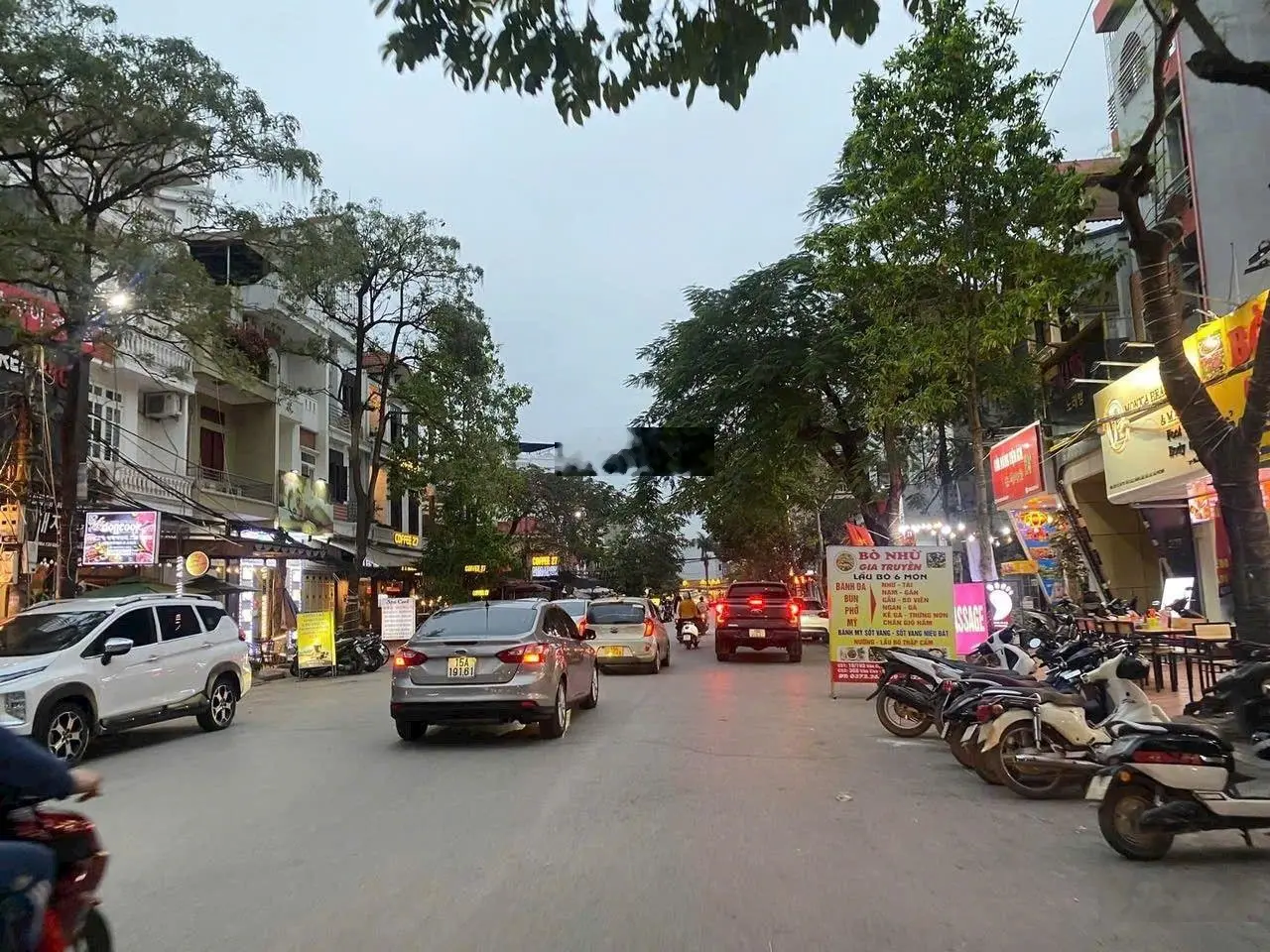 bán nhà 5 tầng cũ mặt ngõ 254 Văn Cao cho đầu tư sửa chữa diện tích 74m ngang 5m xây 5 tầng
