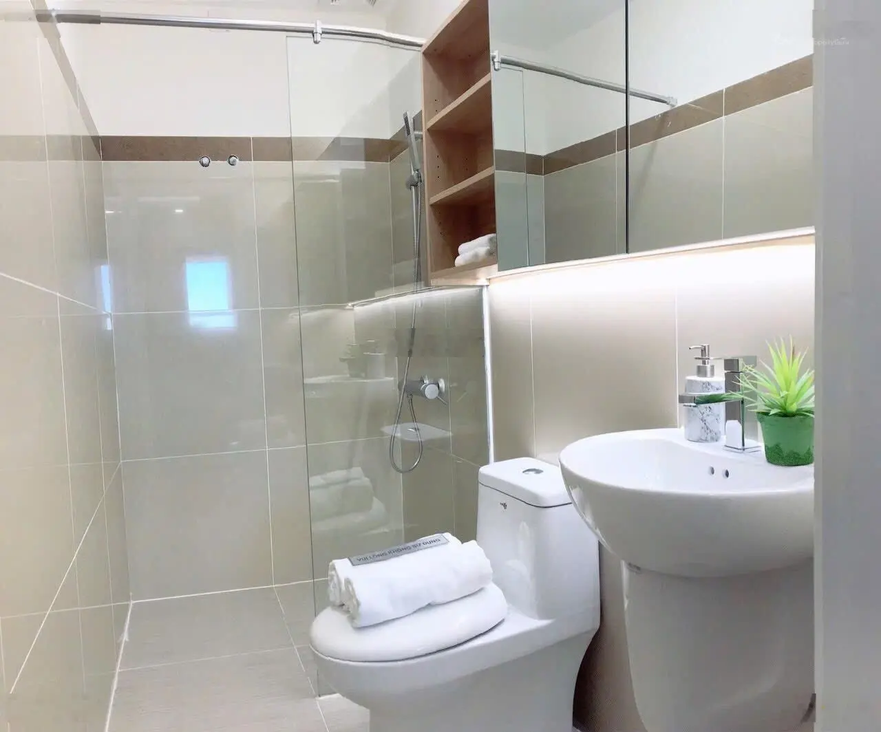 Era Town Q7 -1PN-1WC sổ hồng giá 1 tỷ 9; Block A1- 121m2-3PN view sông giá 3 tỷ 820. Lh: 0938 371 ***