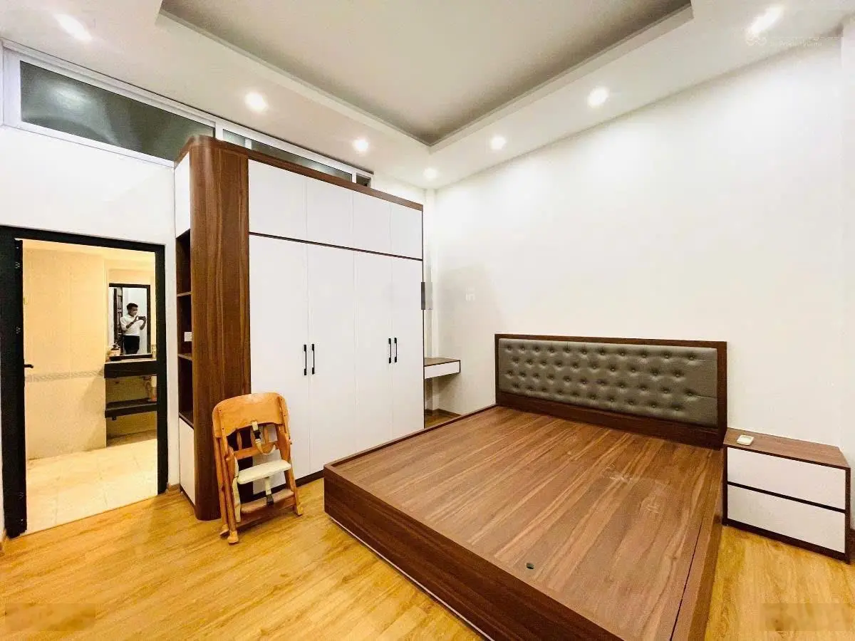 Bán nhà ngõ 61 Giang Văn Minh, thông Đội Cấn 36m2x5T, MT4.5m, nhà mới full NT, gần phố, bãi ôtô