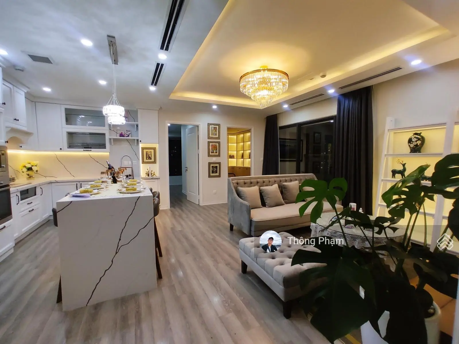 Chủ nhà gửi bán căn hộ 132m2- 3 phòng ngủ 2wc- ban công Đông Nam- bàn giao nhà ngay- 7 tỉ