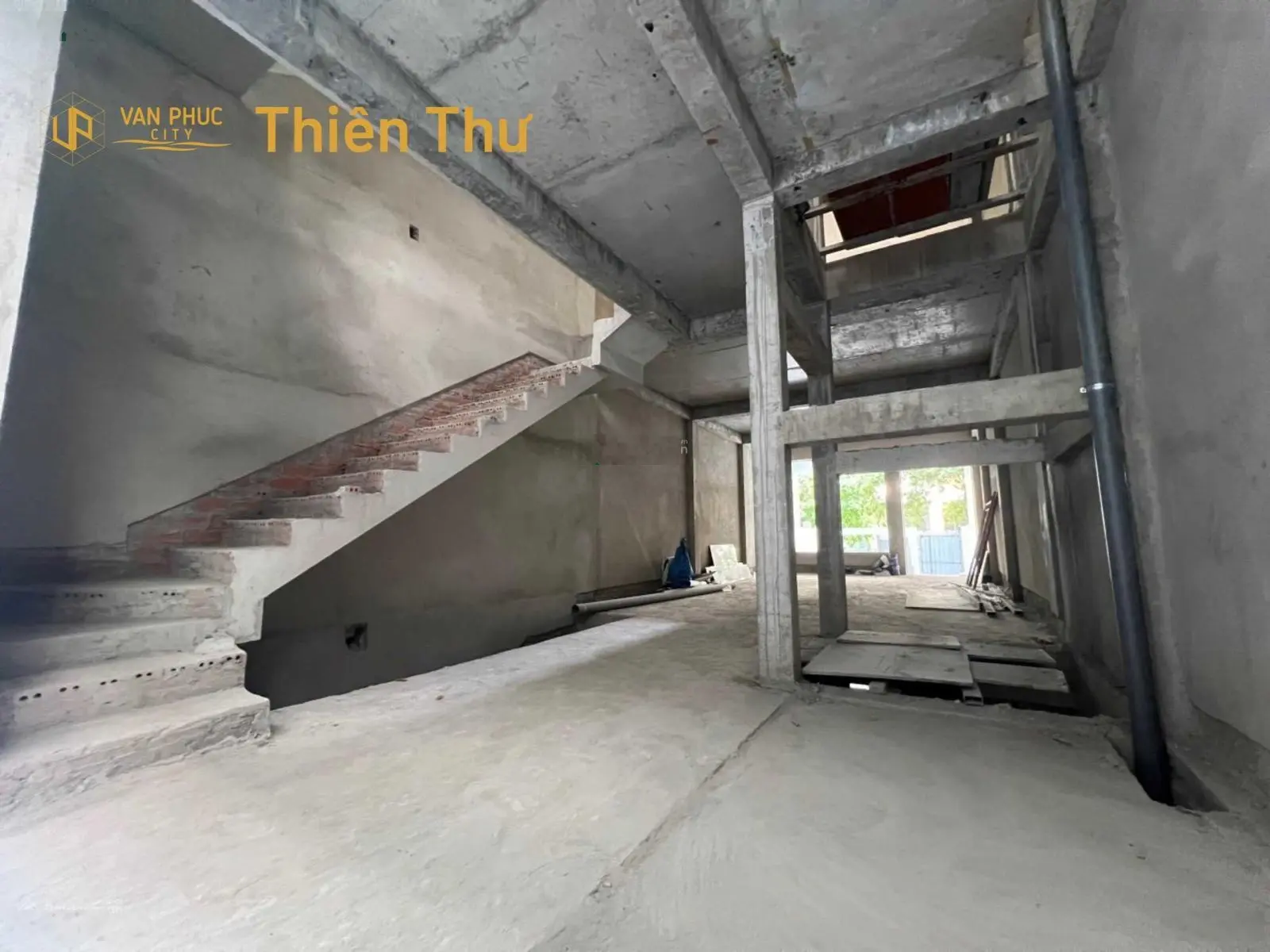 Bán nhà thô có sẵn hố thang máy tại khu đô thị Vạn Phúc Thiên Thư Vạn Phúc . Mã bđs: 316