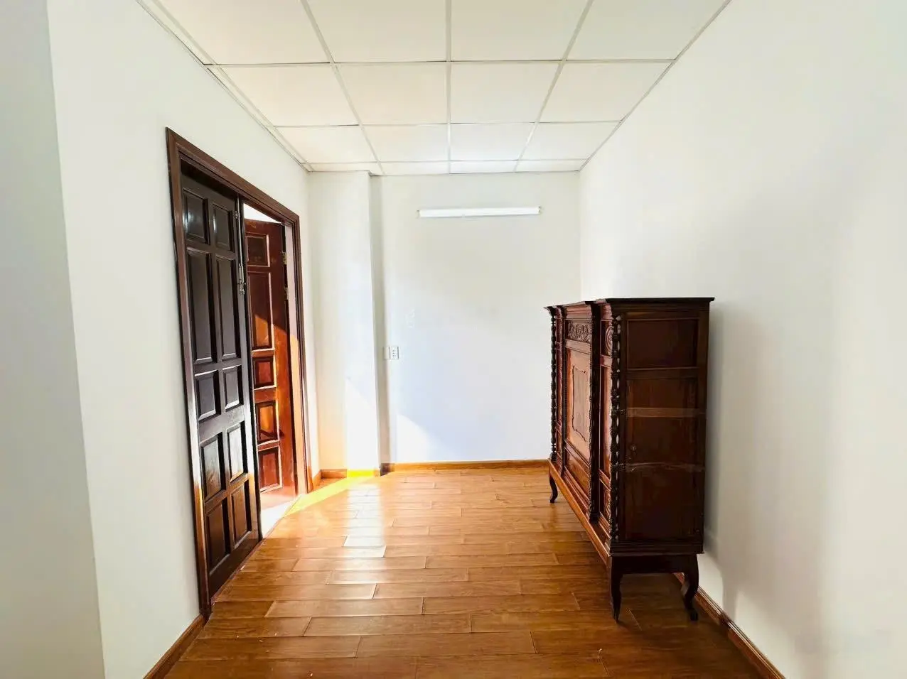 Bán nhà phố 4m x 14m đúc 2 lầu 4PN 3WC Sân thượng, hẻm 1/ ngắn cách đường chỉ 30m
