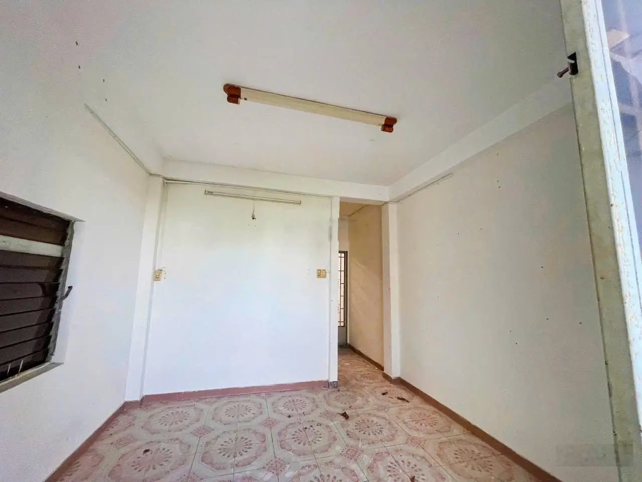 Nhà 3 tầng mặt tiền Lạc Long Quân, TTTP Nha Trang - Giá: 6 tỷ 350 triệu