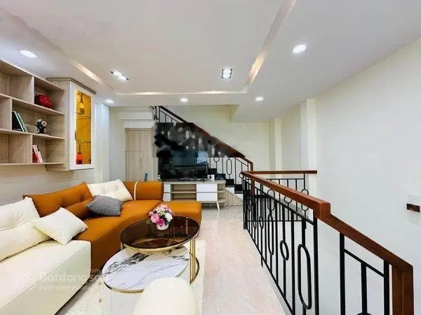 Tôi cần vốn KD bán nhà đường An Điềm P10 Q5. DT 60,8m2 giá 3tỷ5 gần ĐH Y Dược. Đang cho thuê29tr