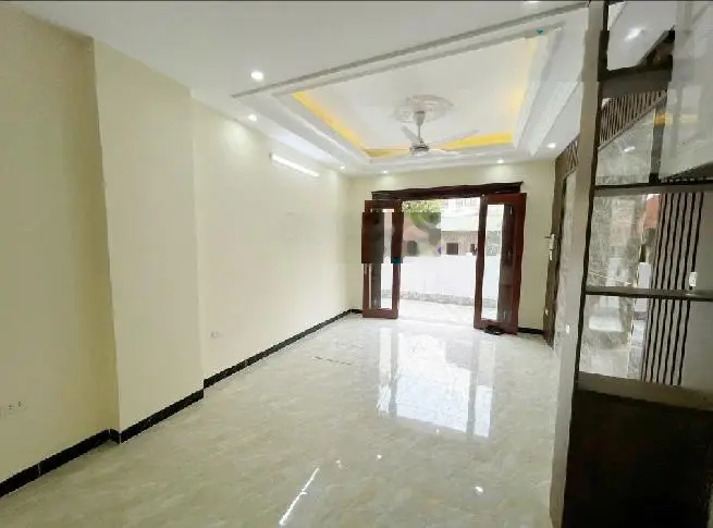 Nhà Nguyễn Khoái (số chẵn), ô tô vào cửa, thoáng trước sau, ngõ thông, 100m ra phố, giá đầu tư