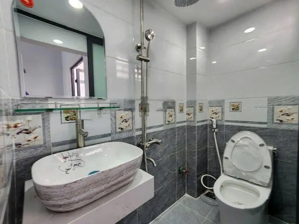 Bán nhà đang cho thuê 7tr/tháng còn hợp đồng 54m2, mặt đường Sinco, gần Aeon Mall Bình Tân, sổ sẵn