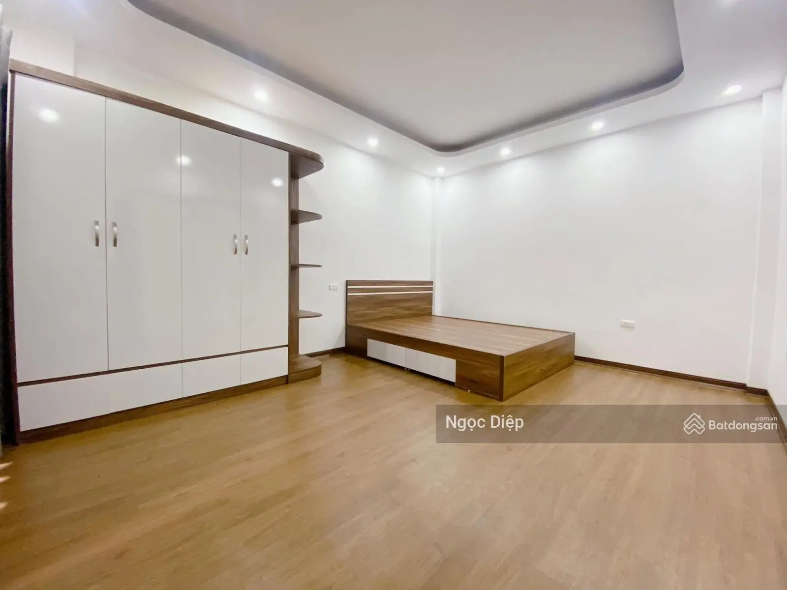 Bán nhà ngõ 52 đường Mỹ Đình - sát phố - lô góc - 35m2 x 6T x 5.9m MT x 6.2tỷ 0945 453 ***