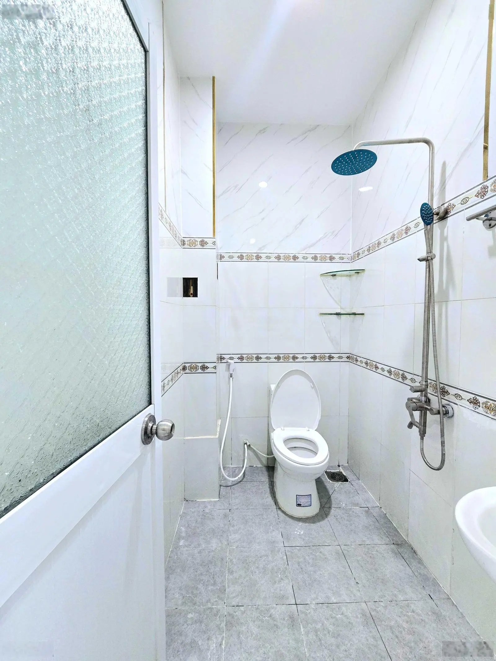 Bán nhà mới hoàn thiện, kề quận 7
