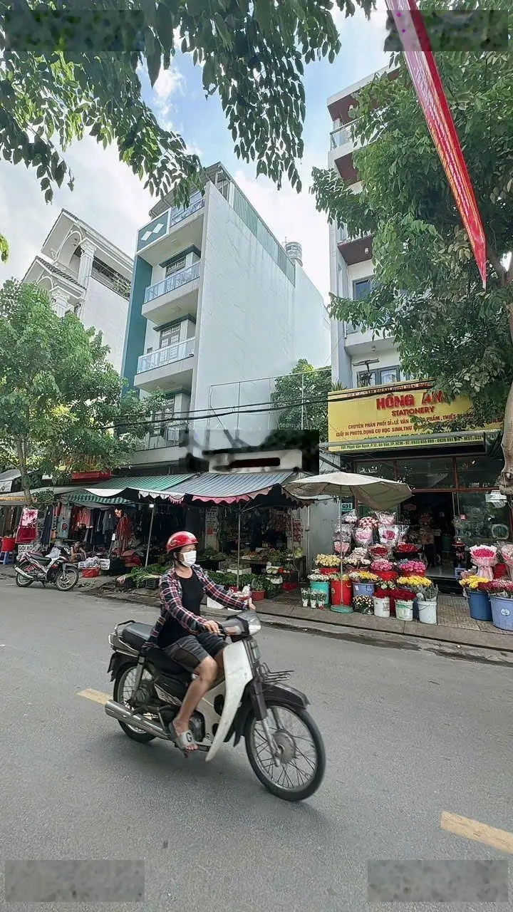 Bán gấp MTKD Hoàng Ngọc Phách, DT 5.5x15, NH 6.5m, đúc 4.5 tấm, Giá chỉ 14.5 tỷ TL.