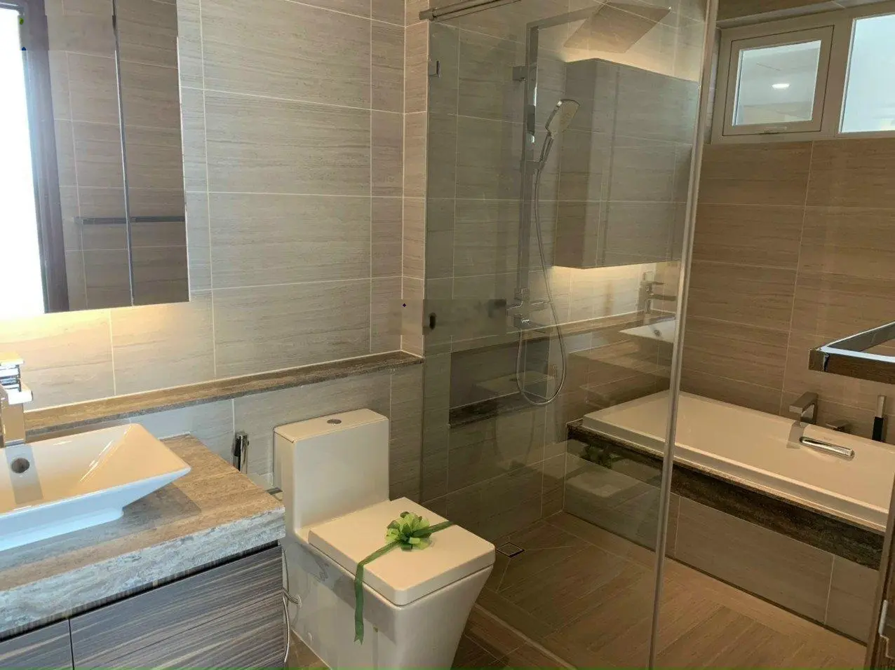 Bán căn hộ sarica sala, giá chỉ 13.9ty. lh 0916 842 ***