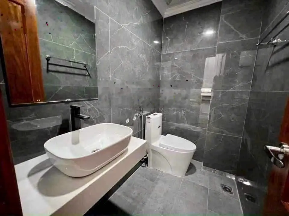 Rẻ và Đẹp chỉ 1,9 tỷ, có ngay nhà ô tô đỗ cửa, cách 600m ĐH TDTT - 1,5km QL6