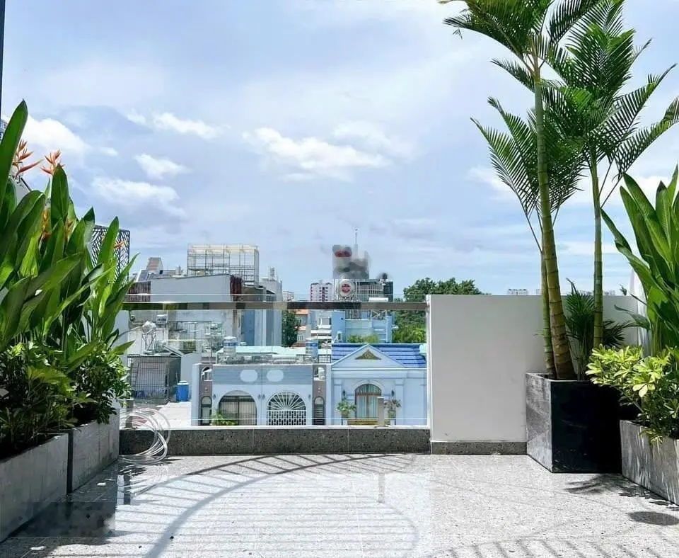 Bán Nhà ôtô đậu sảnh, Huỳnh Văn Bánh, DT: 63m2 (4,1m x 16m), 3 lầu, giá 11,9 tỷ
